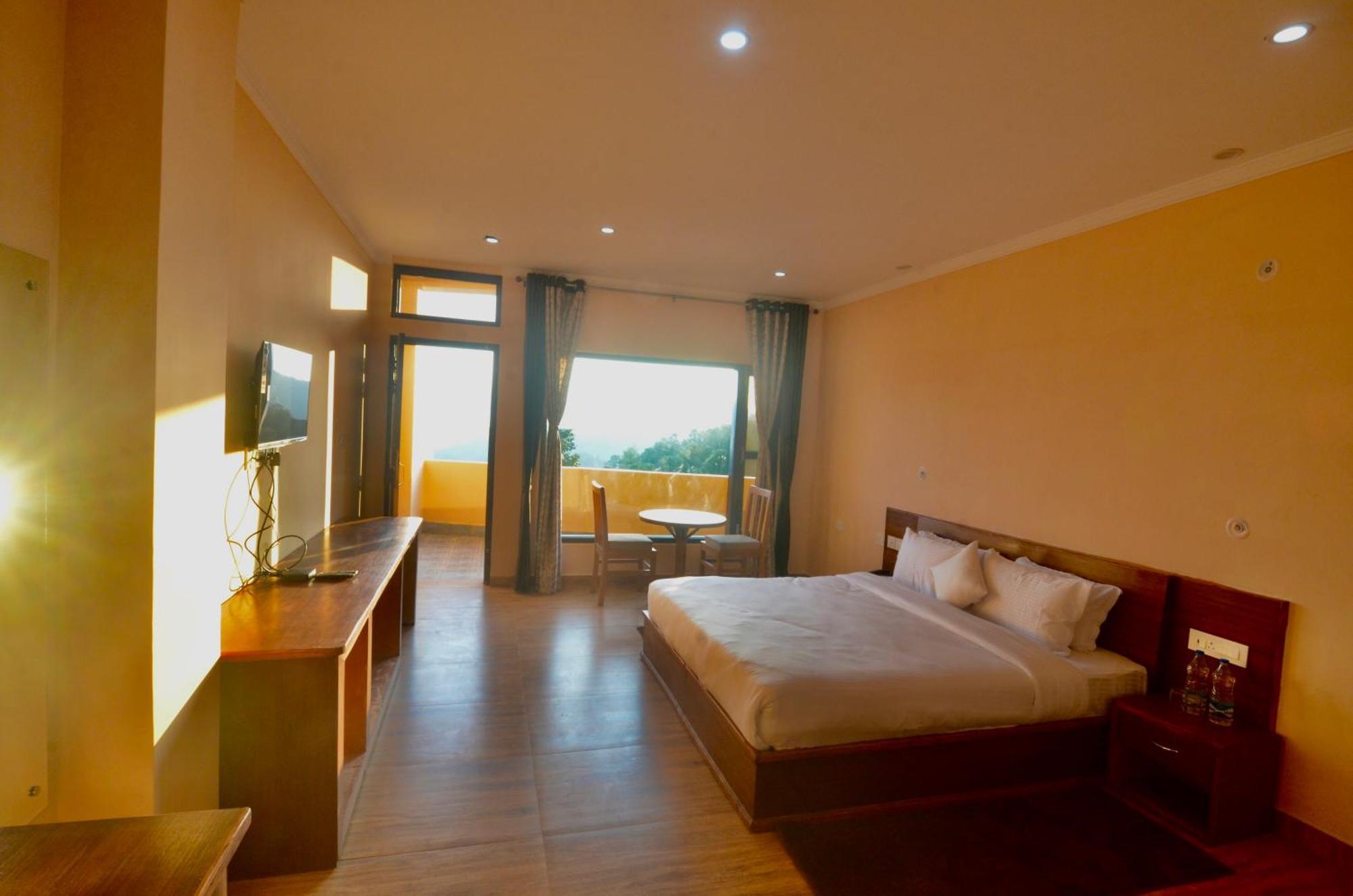 Uttarakhand Resort Kausani Esterno foto