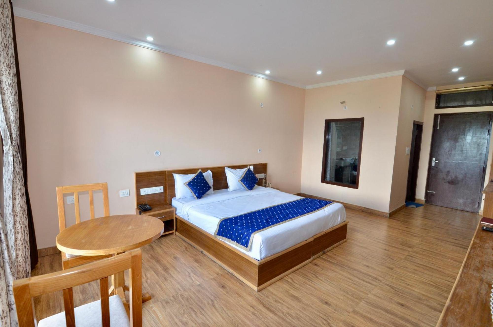 Uttarakhand Resort Kausani Esterno foto