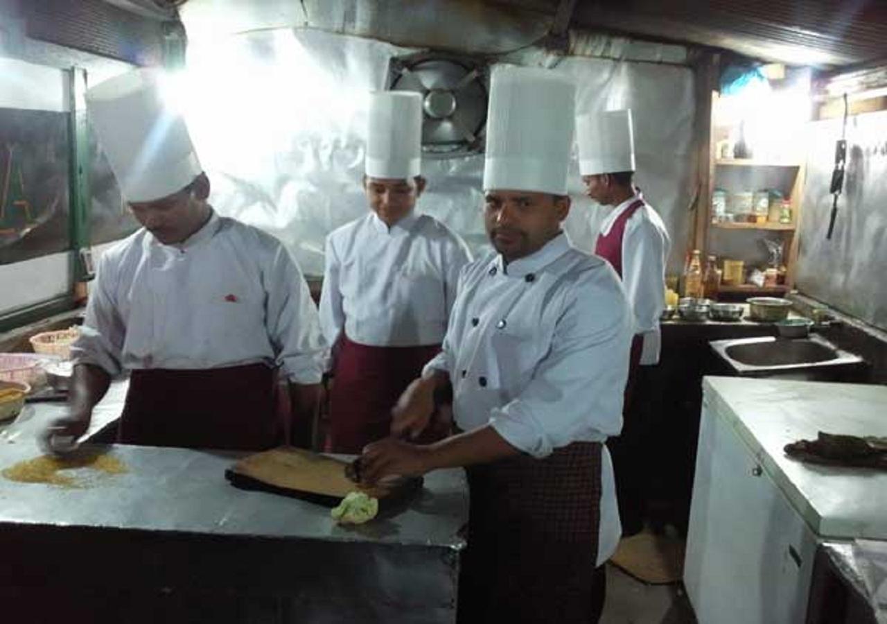 Uttarakhand Resort Kausani Esterno foto